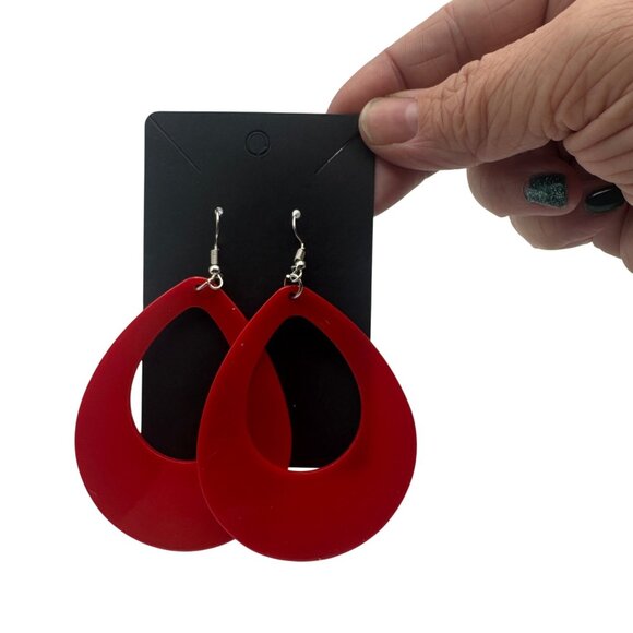 Red Teardrop Acrylic Dangle Earrings Stylish Hook Design Lightweight New - Picture 3 of 3